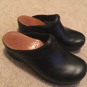 NWOB Dankso Leather Clogs